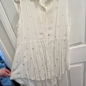 NWT - sleeveless button down shirt, sz L White with gold bee embroidery